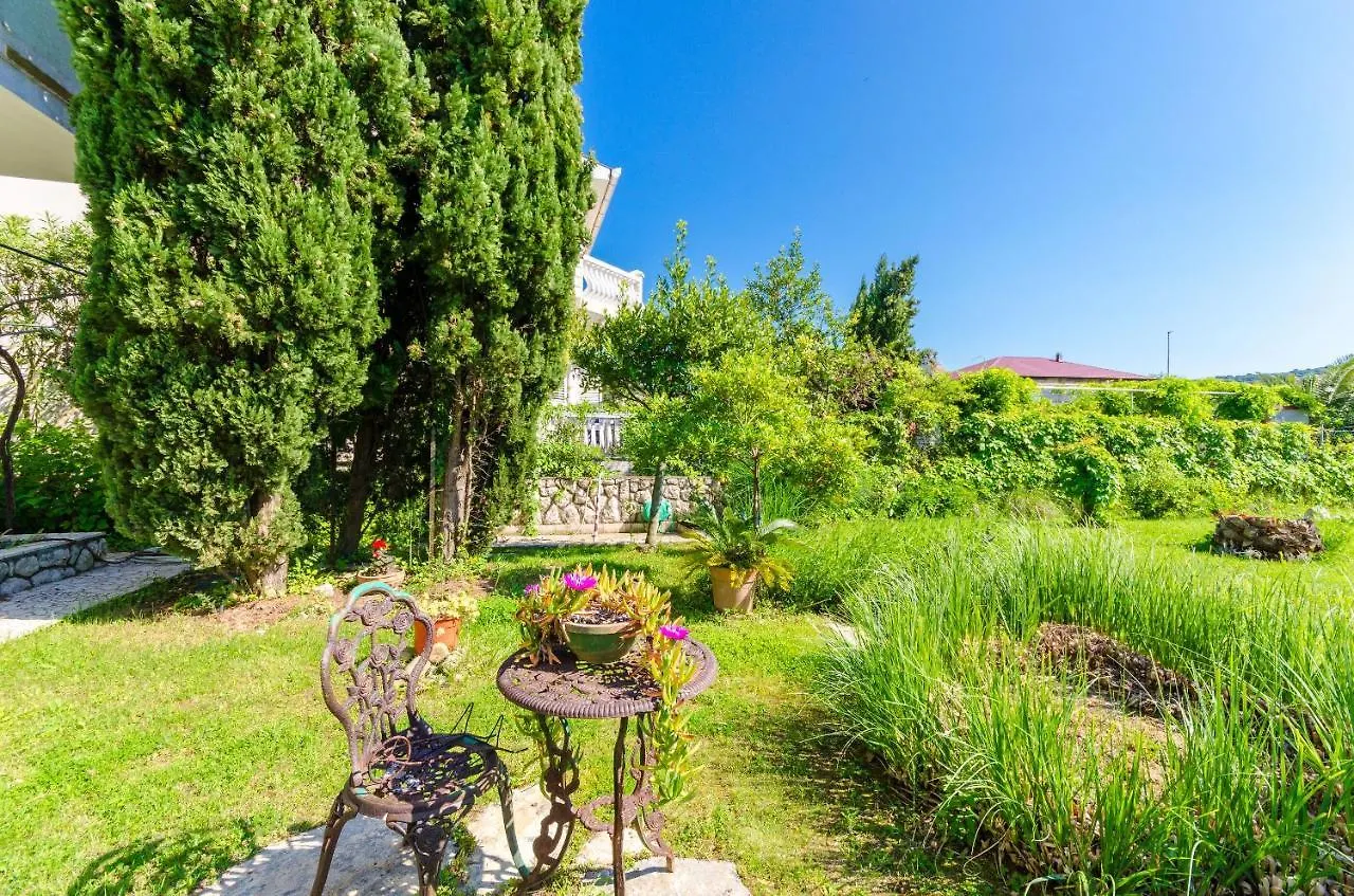 Apartments Ruzica M Lopar 0*,