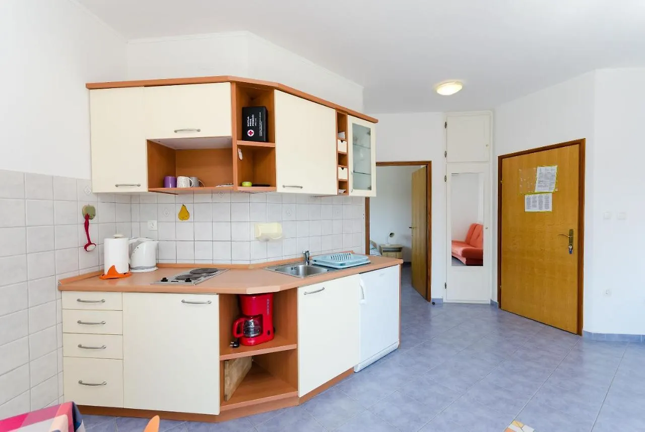 Apartments Ruzica M Lopar 0*,