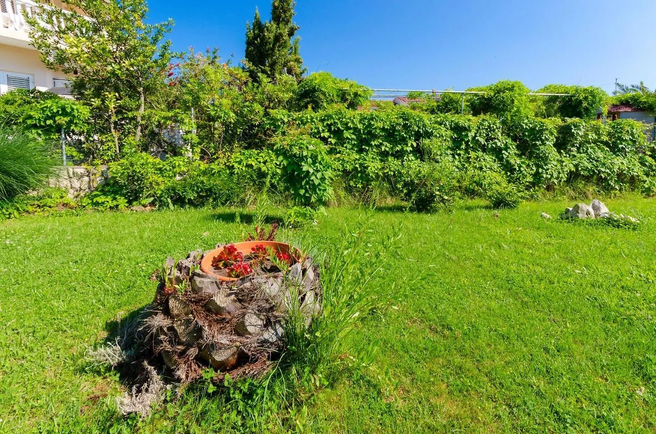 Apartments Ruzica M Lopar
