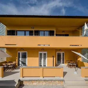 Gael Apartment