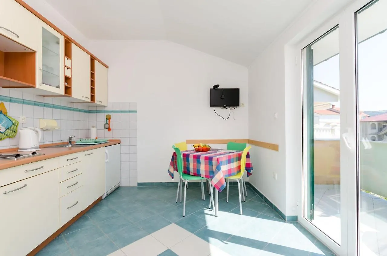 Apartments Ruzica M Lopar
