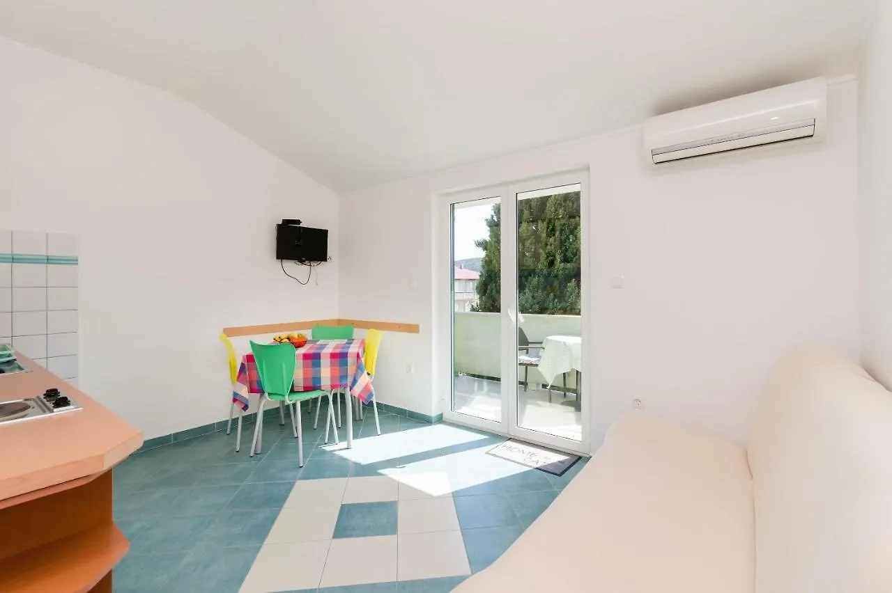 Apartments Ruzica M Lopar