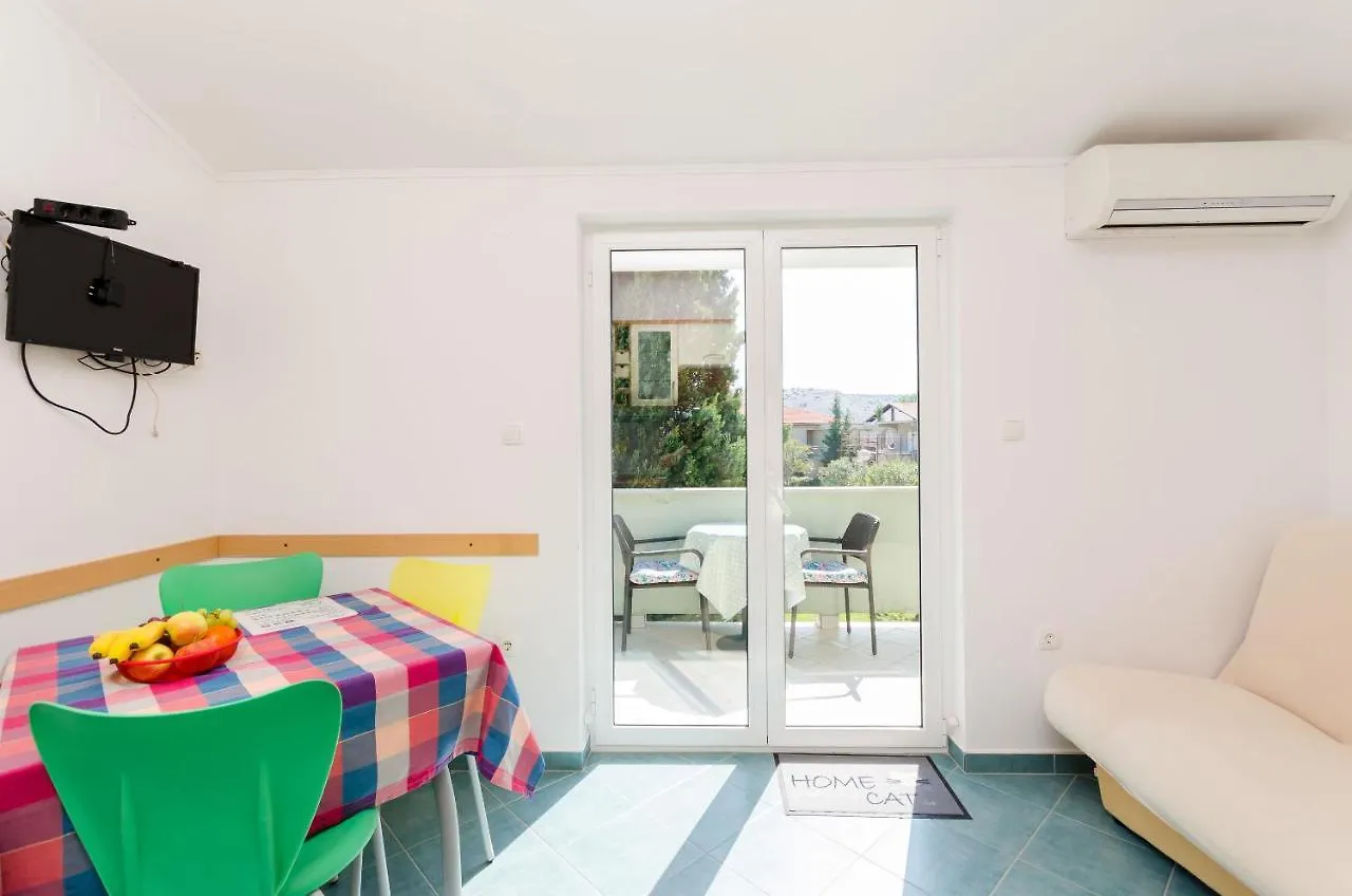 Apartments Ruzica M Lopar