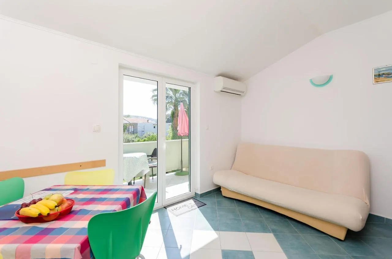 Apartments Ruzica M Lopar