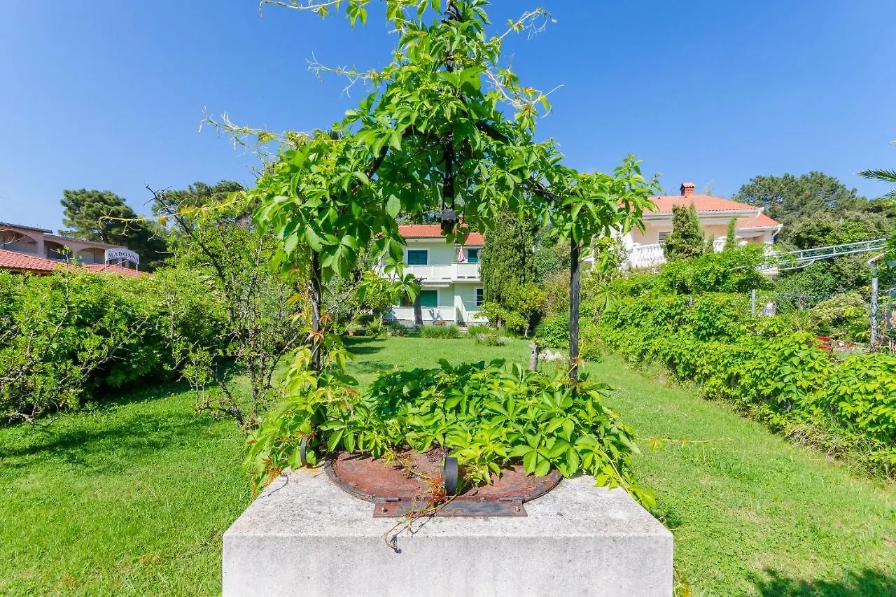 Apartments Ruzica M Lopar Croatia